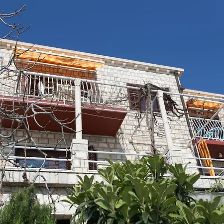 Neve - Two-bedroom With Balcony And Sea View شقة *