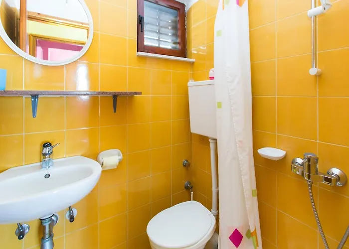 Neve - Two-bedroom With Balcony And Sea View Апартаменты