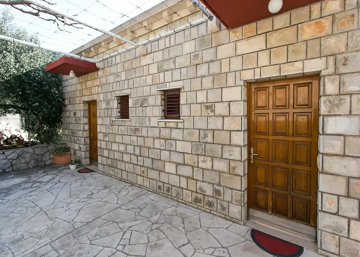 Neve - Two-bedroom With Balcony And Sea View Апартаменты