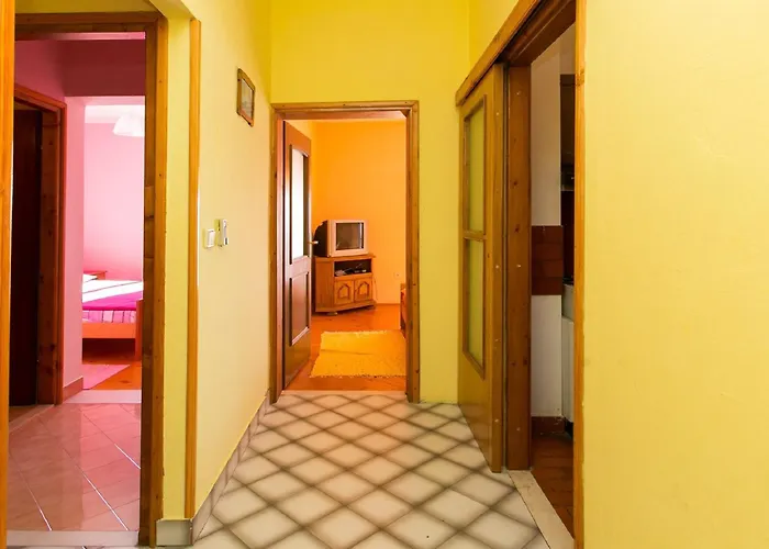 Neve - Two-bedroom With Balcony And Sea View Апартаменты *