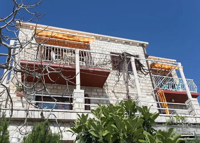 Neve - Two-bedroom With Balcony And Sea View Апартаменты *